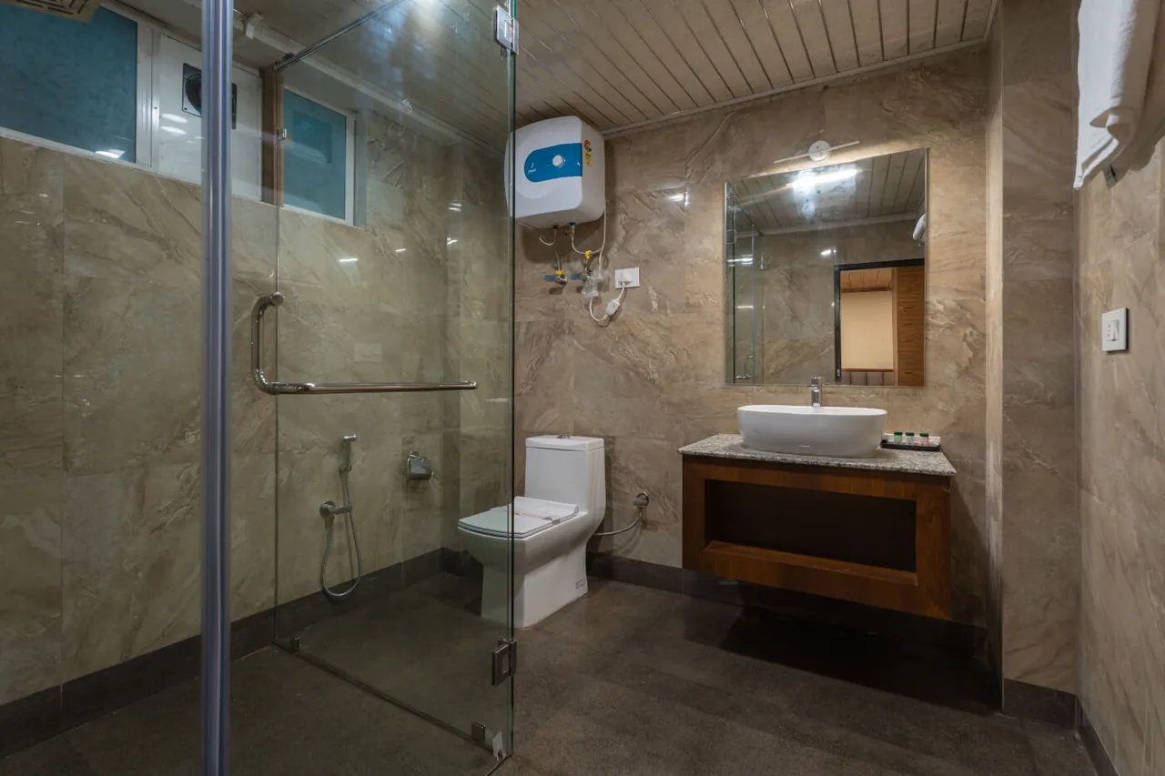 Canopy Boutique - Private Bathroom with 24x7 Hot Water Geyser