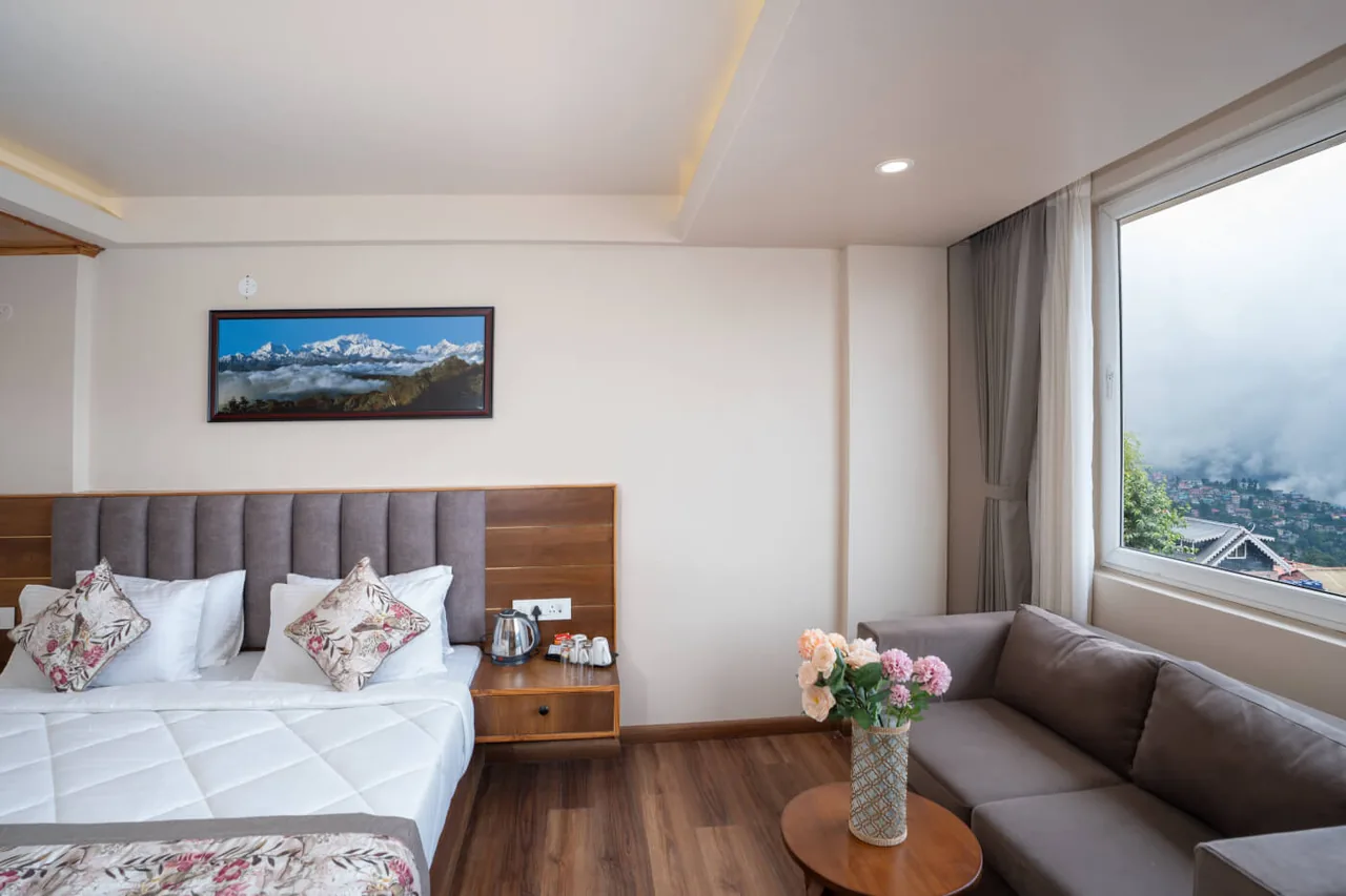 Canopy Boutique Executive View Room - Premium Bedding & Wooden Paneling
