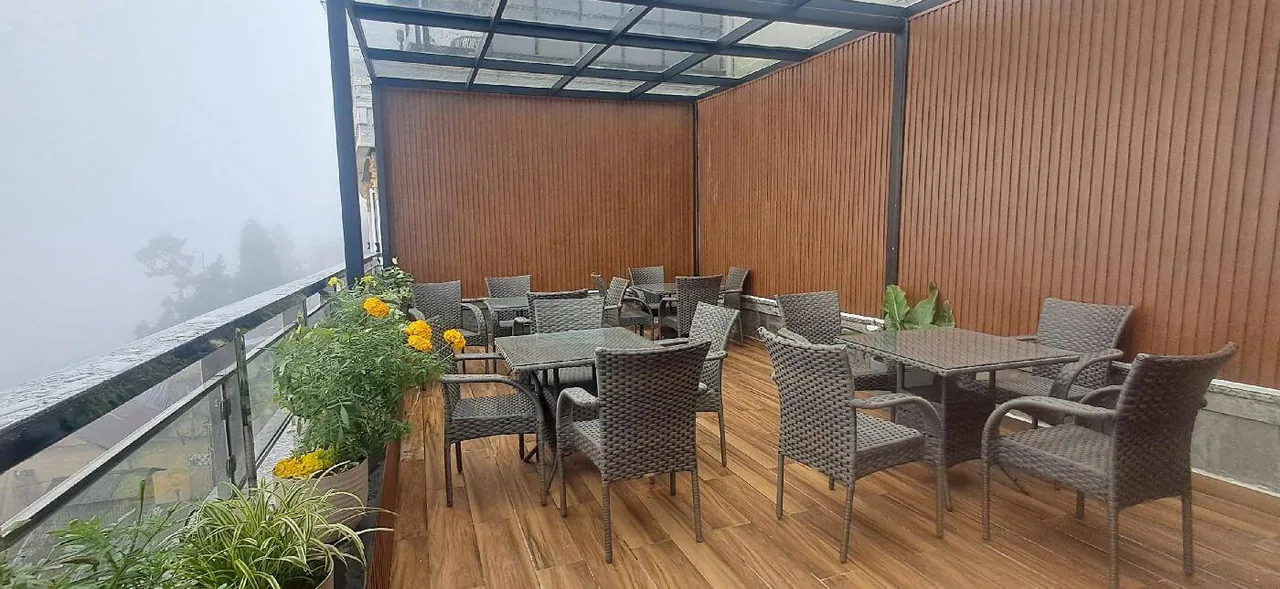 Canopy Boutique Rooftop Cafeteria - Warm Heated Lounge for Chilly Darjeeling Evenings