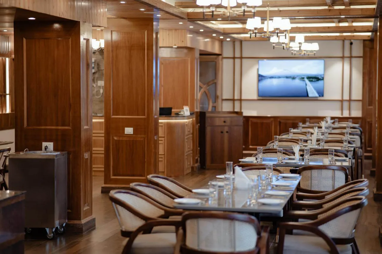 The Bistro on the Mall - Family & Group Dining Area