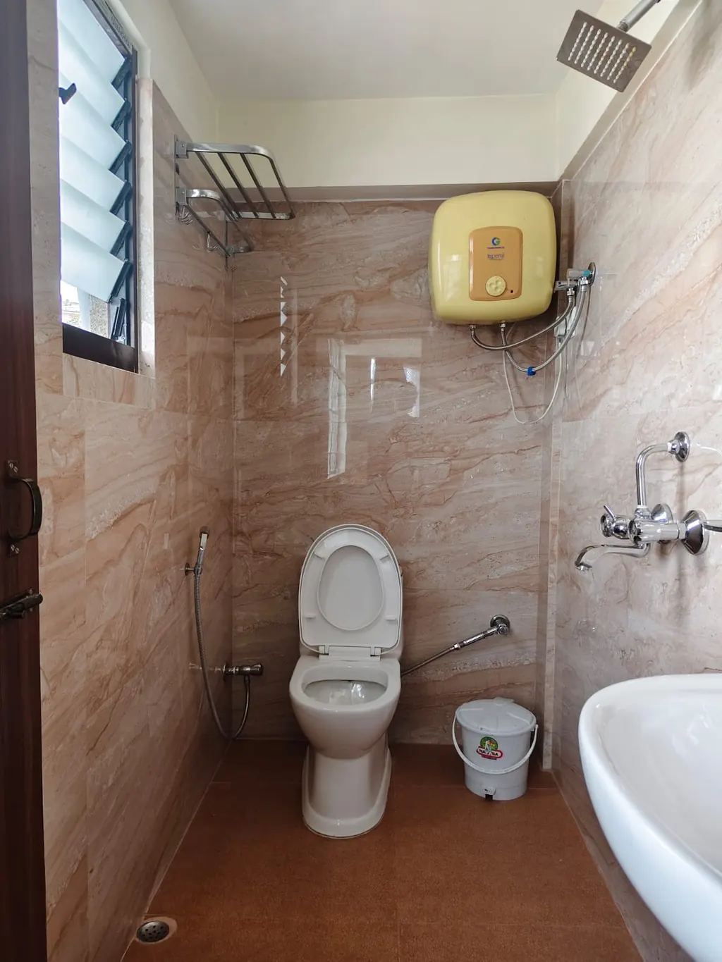 Executive Family Mountain View - En-Suite Family Bathroom