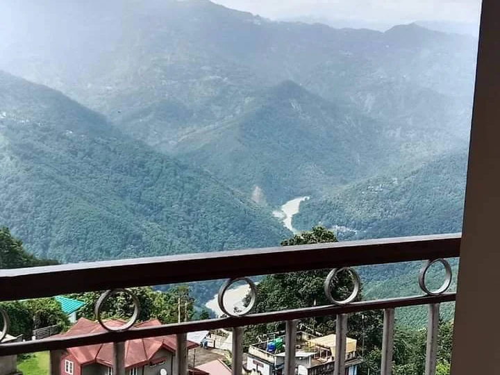 Hotel Himalayan View - Scenic Teesta Valley & Mountain View from Balcony