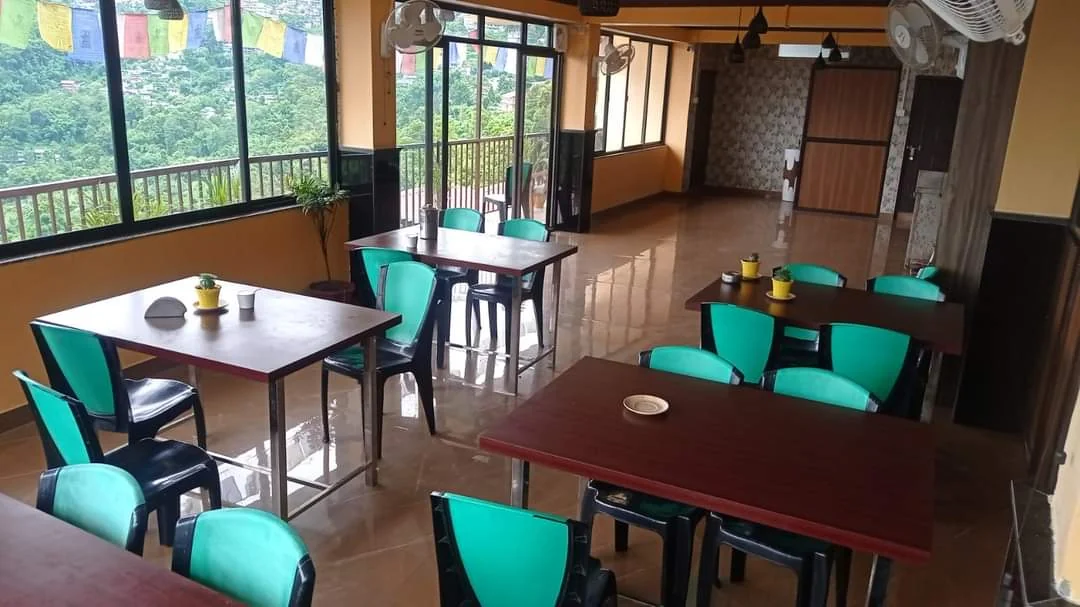 Hotel Himalayan View - In-House Chinese & Multi-Cuisine Restaurant