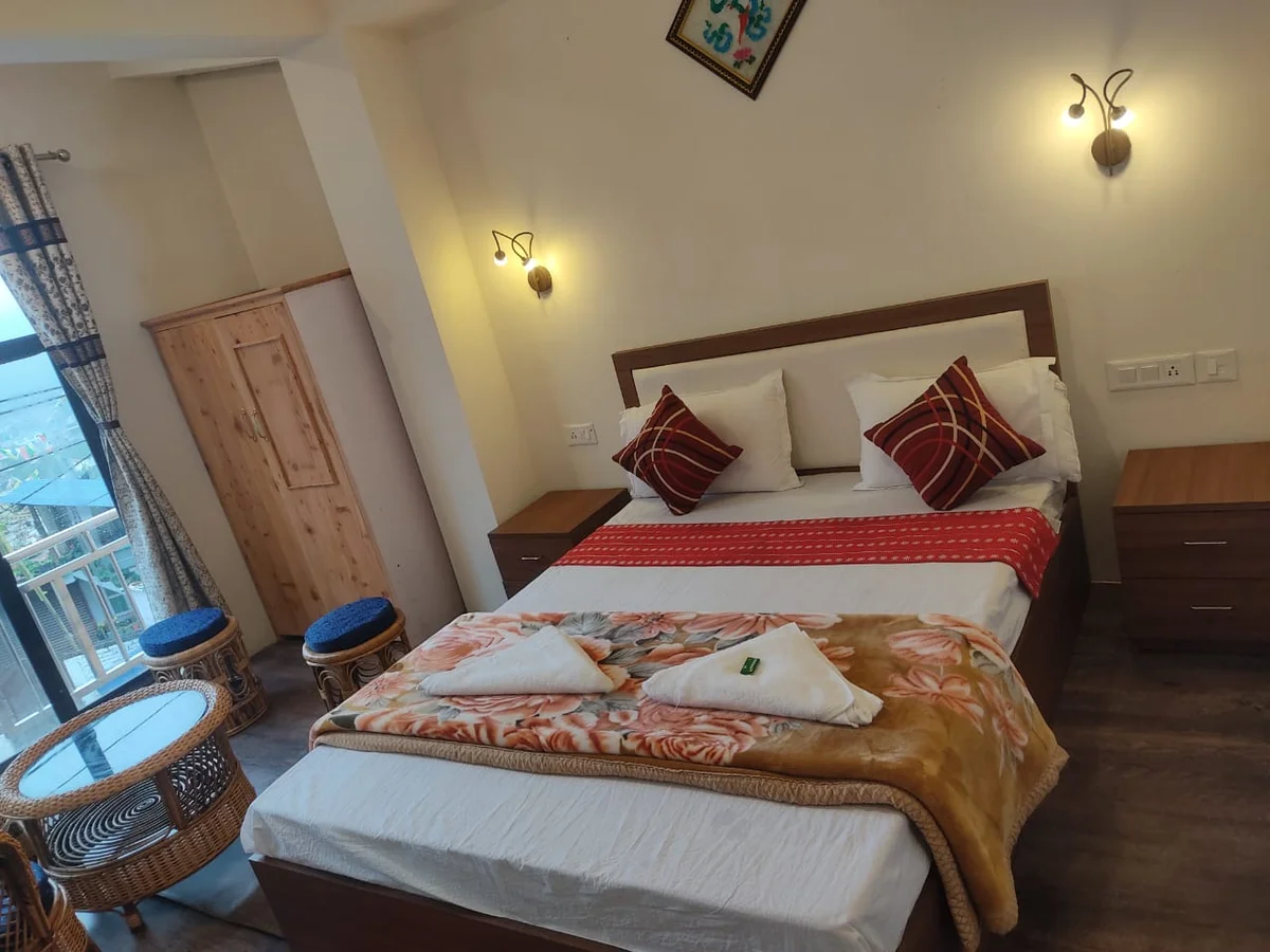 Hotel Manjushree Lava - Cozy Bedroom Interior