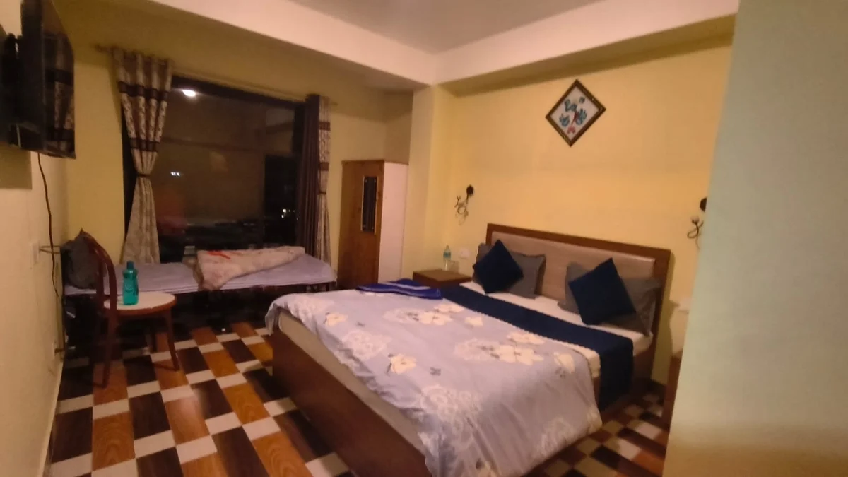 Hotel Manjushree Lava - Spacious Triple Bedroom