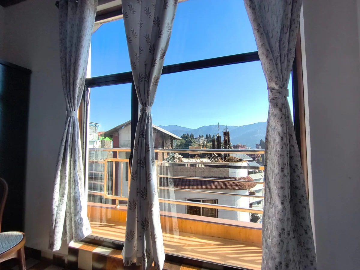 Hotel Manjushree Lava - Sunny Mountain Vista