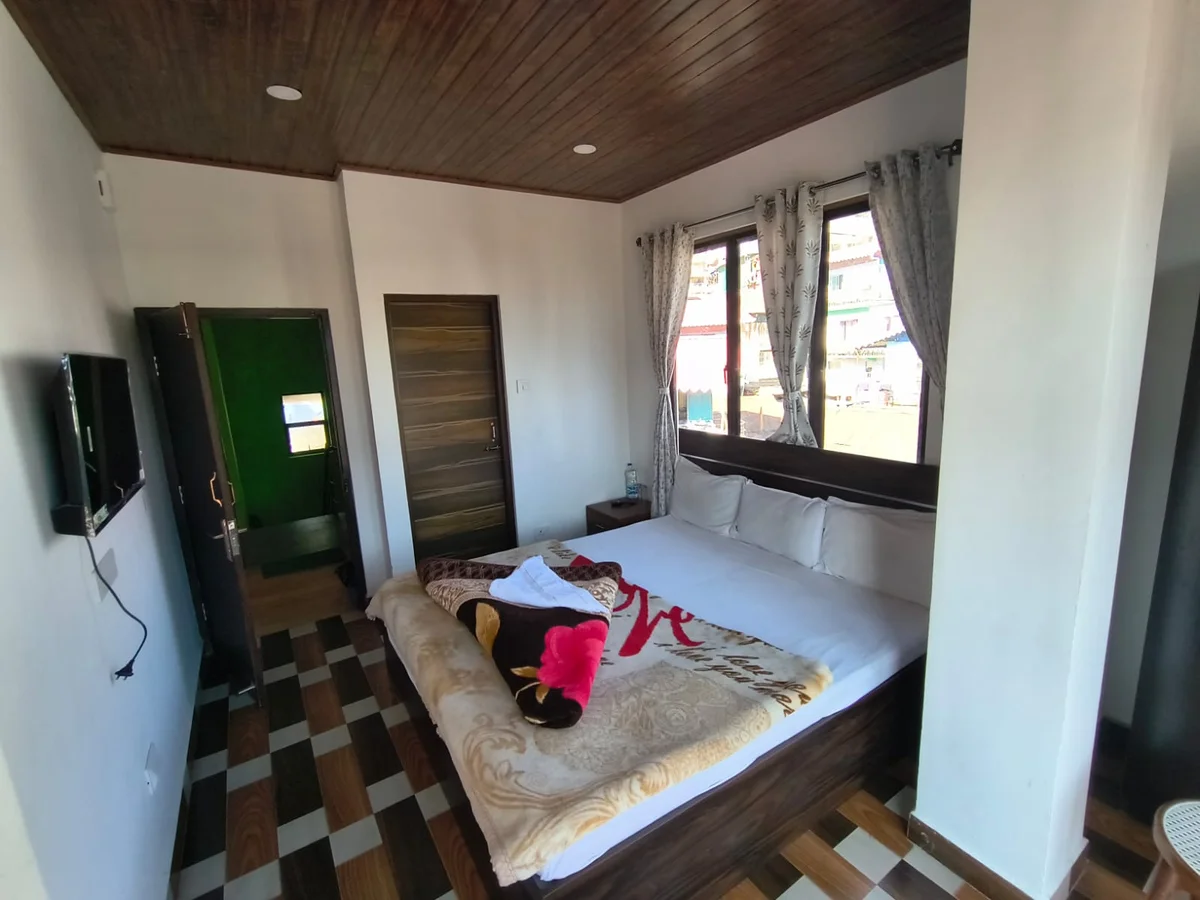 Hotel Manjushree Lava - Deluxe Room Interior