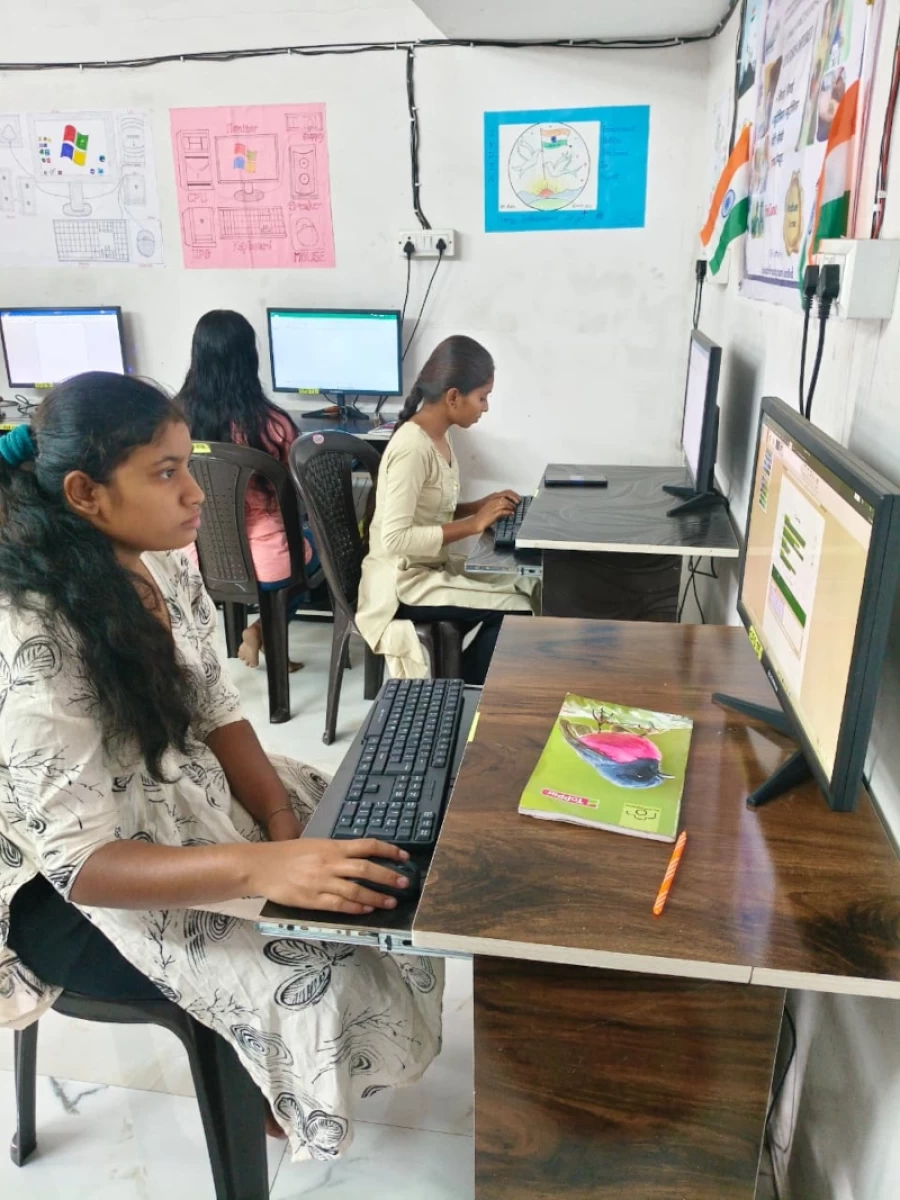 COMPUTER CLASSES - WOMEN EMPOWERMENT PROJECT at DIL